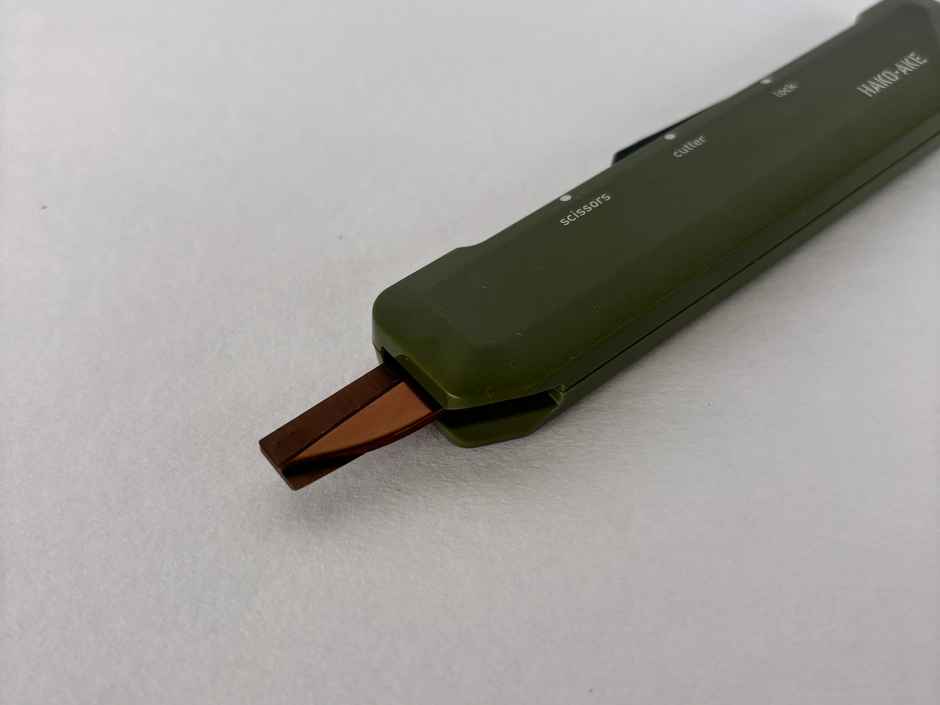 Camlin Kokuyo Haka-oke Scissors Cutter | Two in one