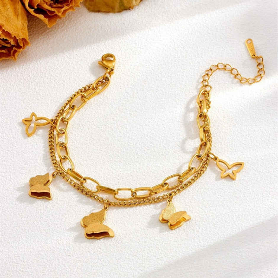 Estailo Fashion Monarch Charm Bracelet | B0001740 | Gold