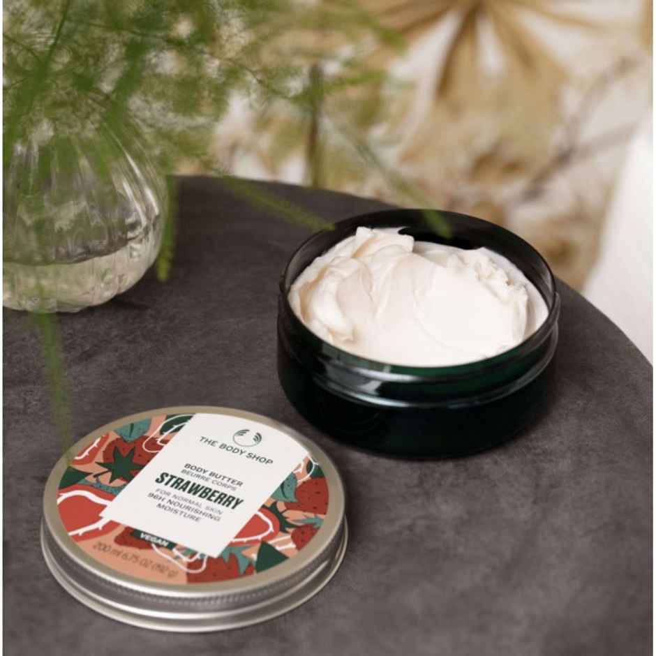 The Body Shop Body Butter Strawberry A0X