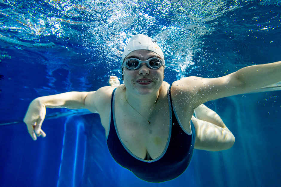 Decathlon Adult Clear Swimming Goggles | Grey