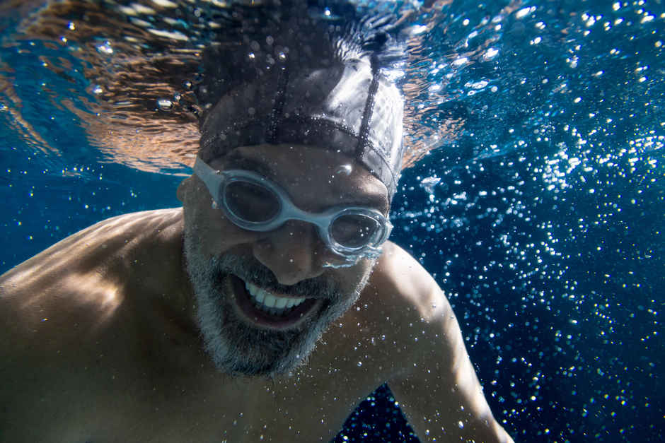 Decathlon Adult Clear Swimming Goggles | Grey