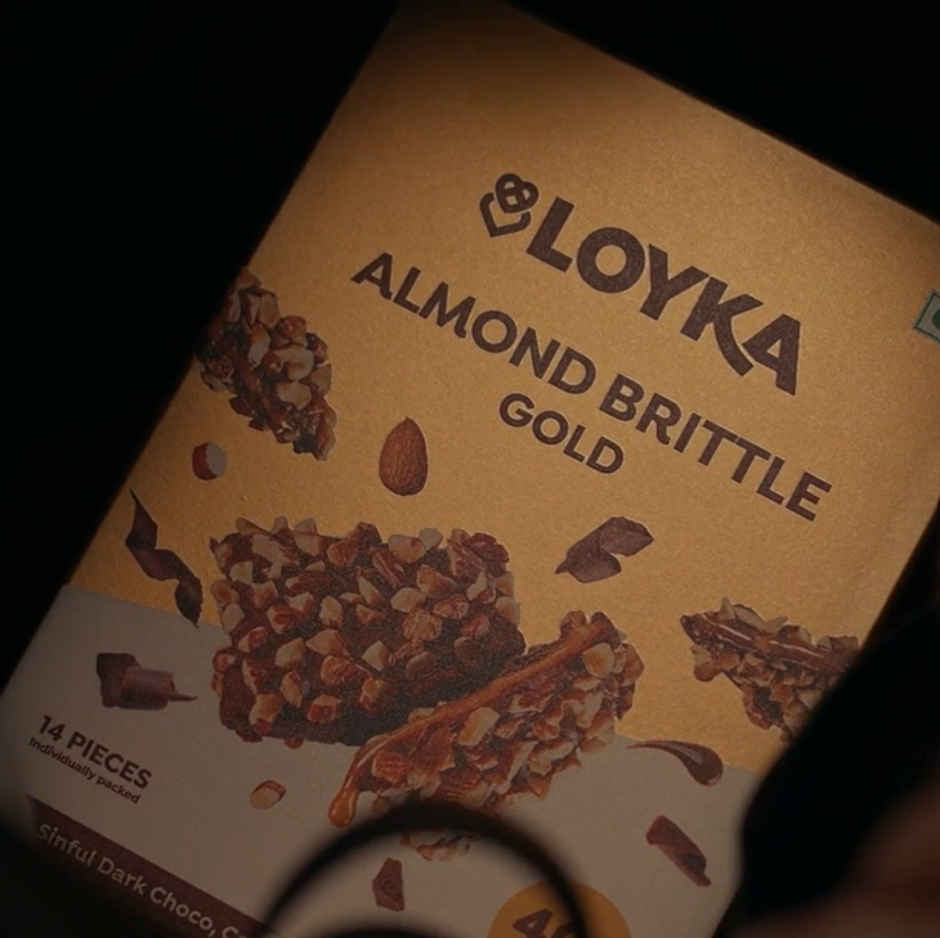 LOYKA Almond Brittle Gold Chocolate Box | 203 g