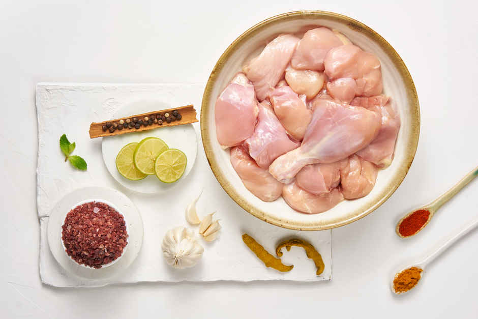 Sneha Farms Chicken Currycut Small