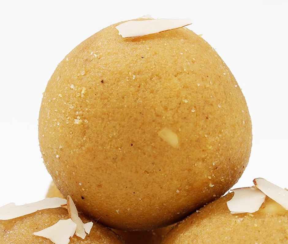 Igp Masqa Desi Ghee Besan Laddoo