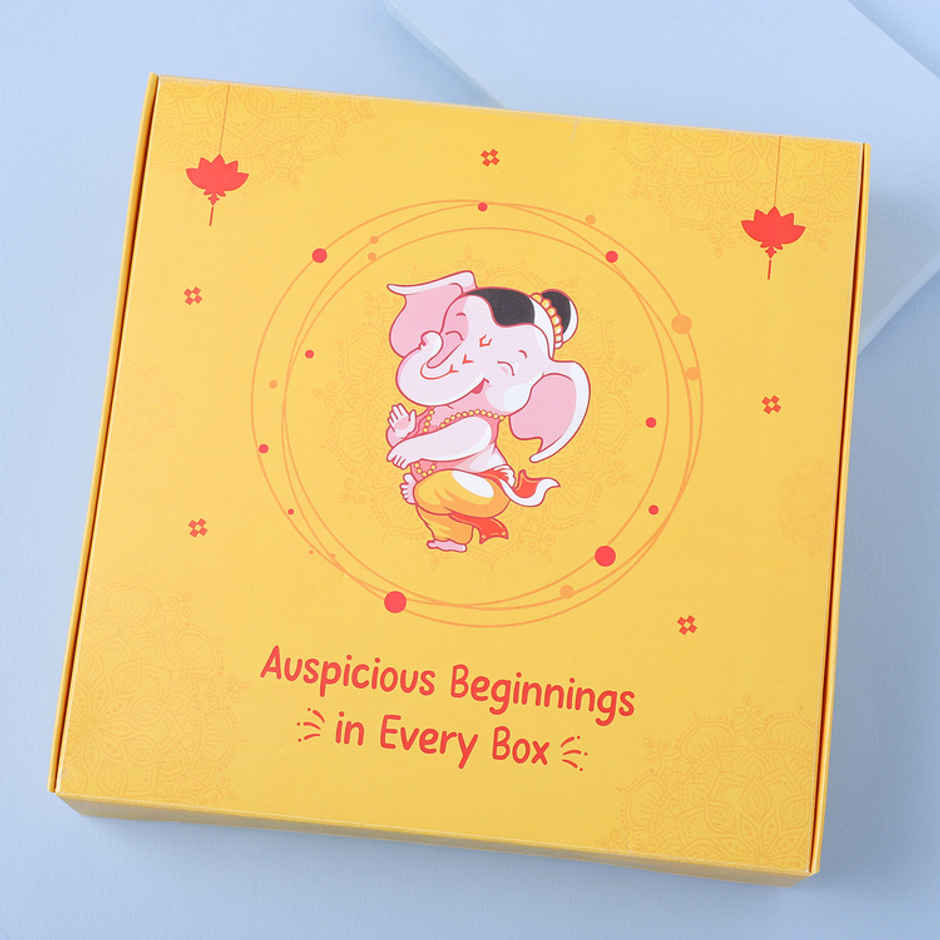 FNP Ganesha Rakhi Premium Gift Set