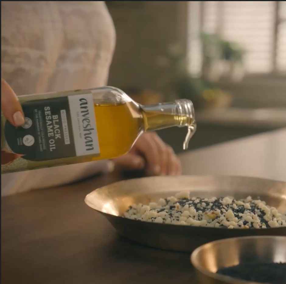 Anveshan Black Sesame (Til-Gingelly) Wood Cold Pressed Oil