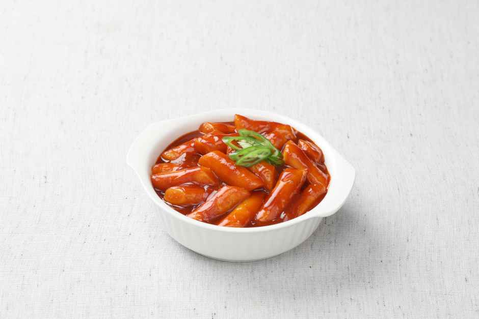 Yopokki Hot and Spicy Topokki Rice Cake Bowl