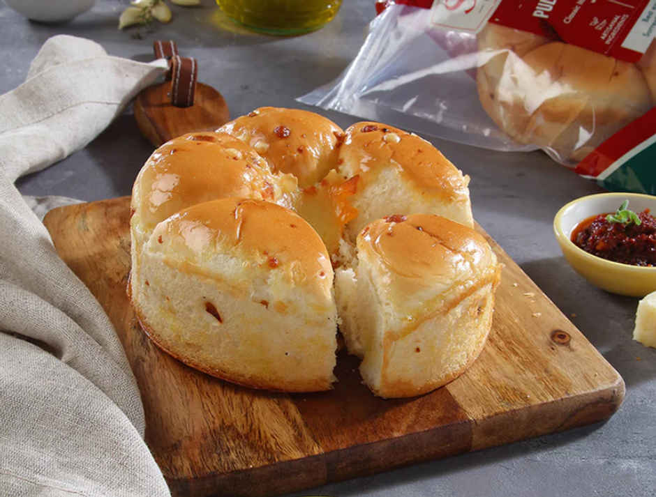 Sorrentina Garlic & Cheese Pull Apart bread