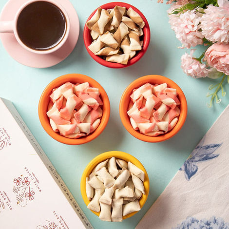 Nova Nova Choco Pockets - Assorted Pack of 3 ( Classic Chocolate, Coffee & Strawberry Cream)