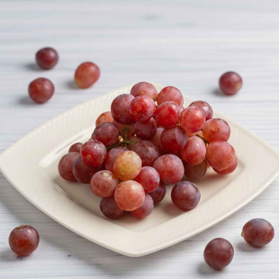 Grapes Red Globe Indian