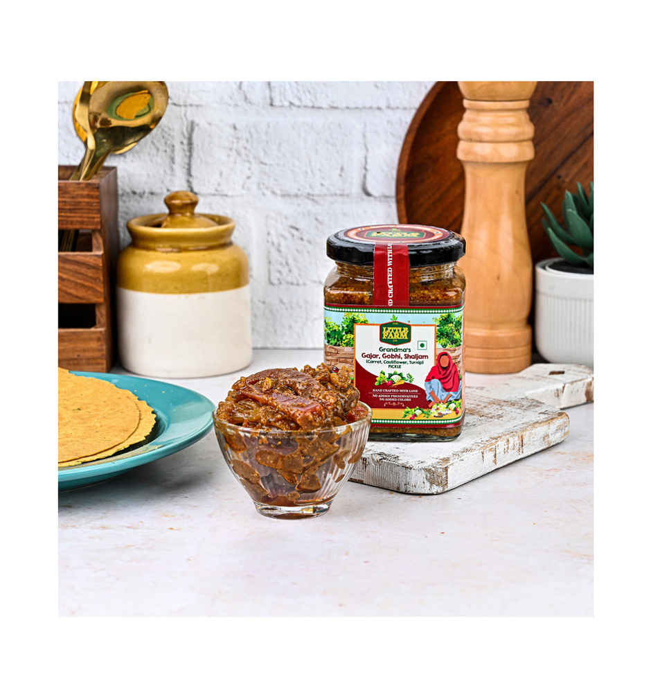 The Little Farm Co. Mixed Gobhi Gajar Shalgum Pickle | Achaar | Made With Jaggery
