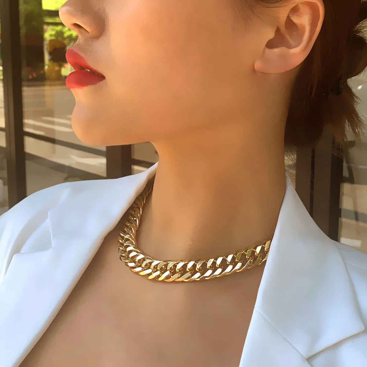 Just Lil Things Exaggerated Style Metal Twist Bucklethick Collarbone Chain | Jltn0449