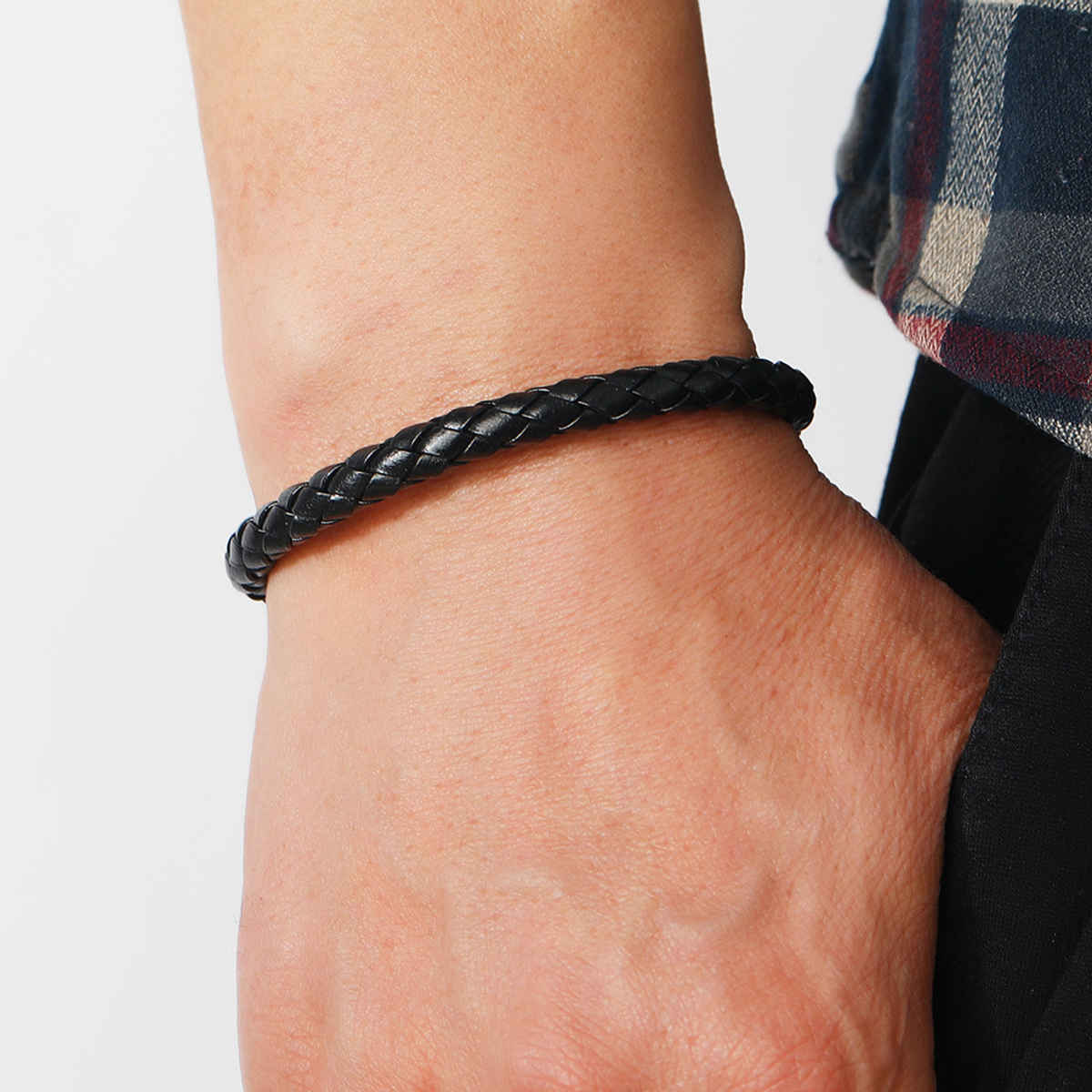 Estailo Fashion Urban Braided Leather Bracelet Sleek Black Strap with GoldenTone Lock Mens | MB00003