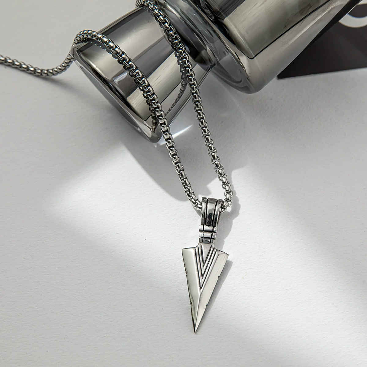 Estailo Fashion Classic Arrowhead Pendant Necklace for Men Bold Tribal Style | MN00016