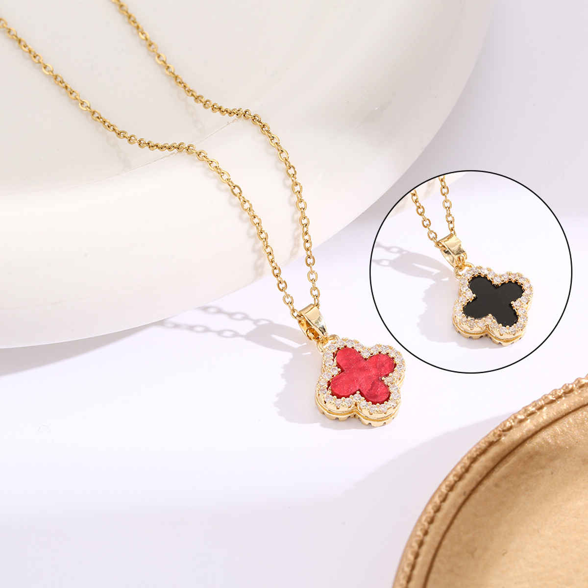 Beautynx Enchanted Clover Necklace | Gold | BNX-NK-0032