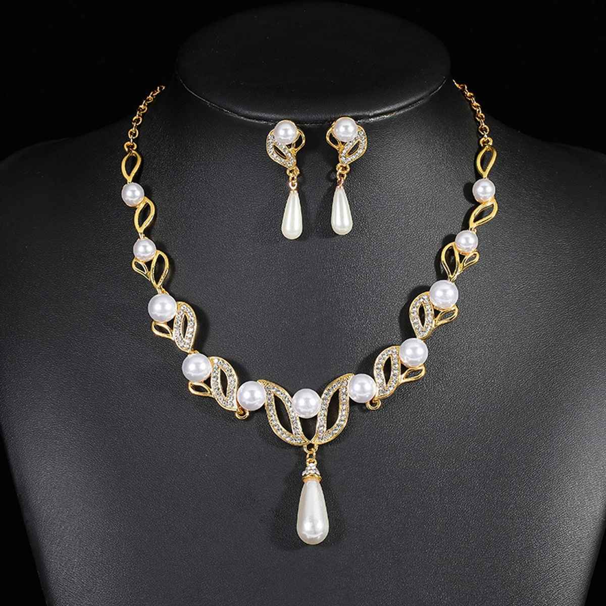 Shining Diva Fashion Latest Stylish Design Gold Plated Pearl Necklace Set for Women | 15121s