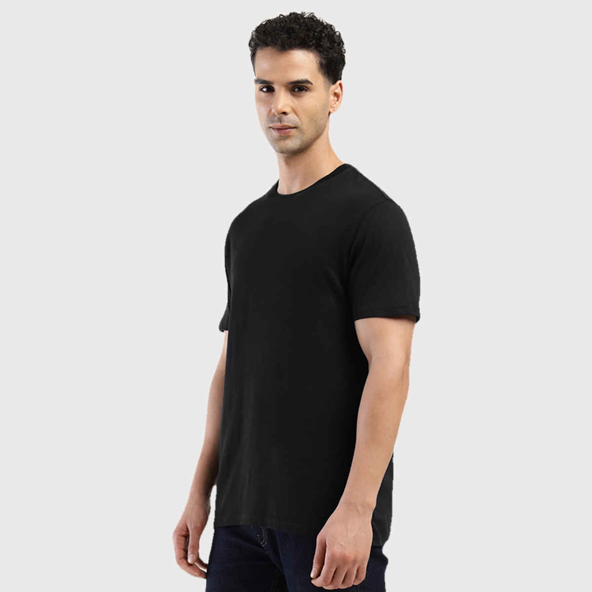 Levi's Men's 100% BCI Cotton Round Neck T-shirt | Black - S