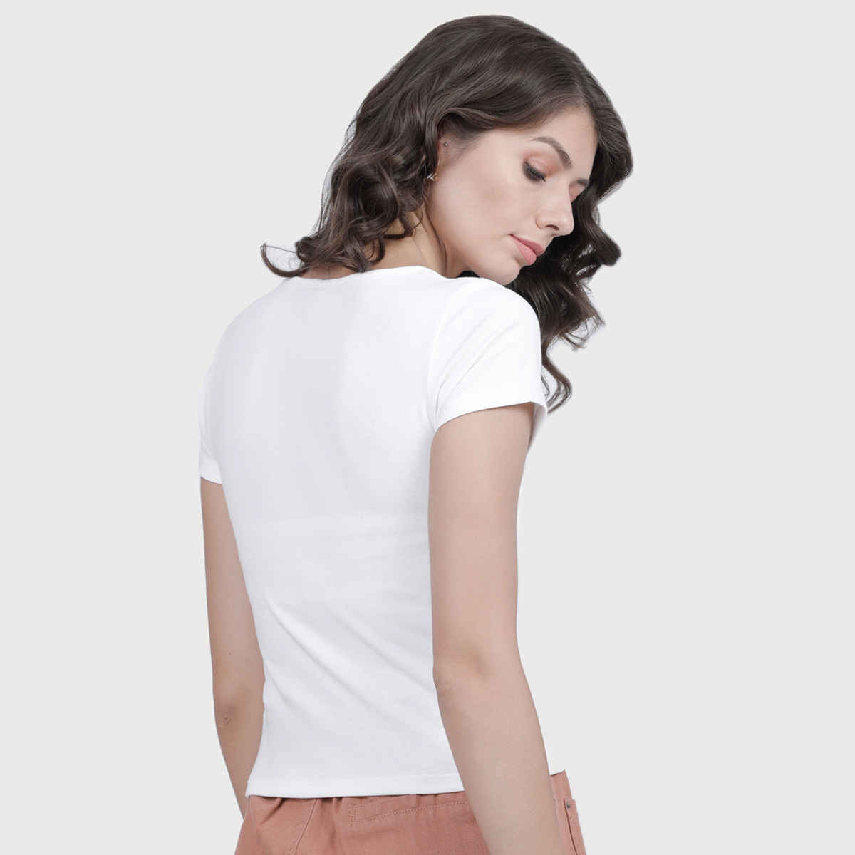 Tokyo Talkies Women's V-Neck T-shirt | White - M