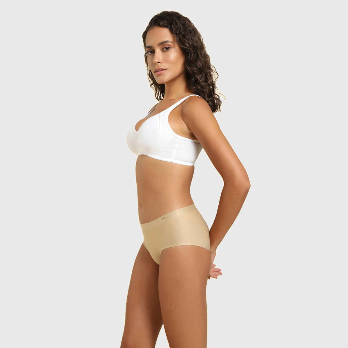 Van Heusen Women White Solid Side Support Panel No Spill Comfort Bra |32C