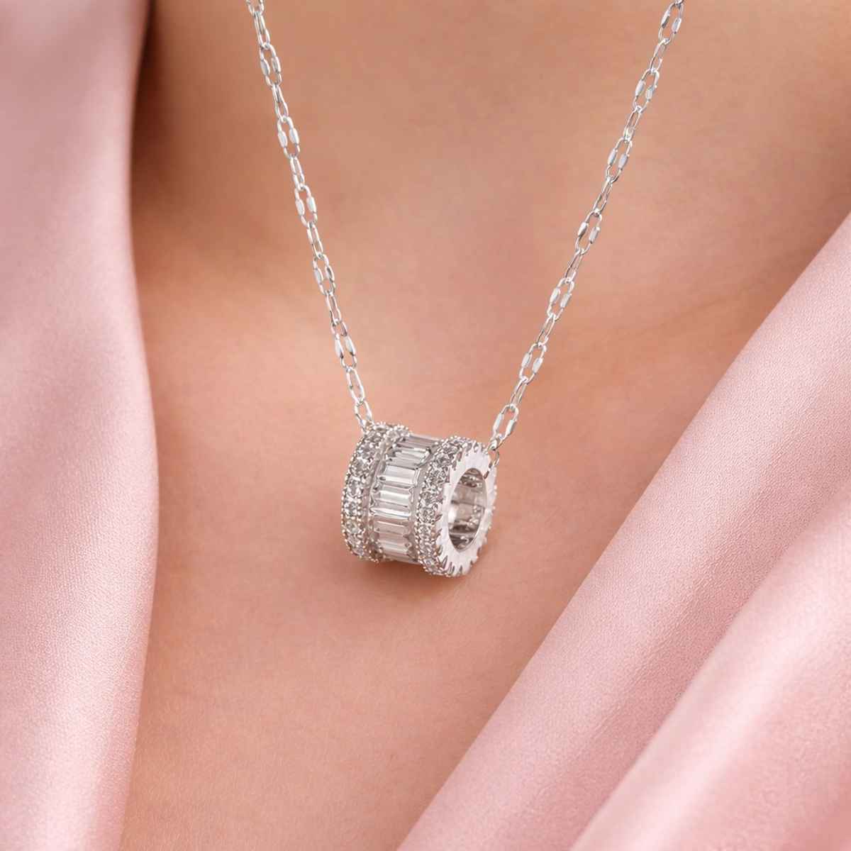 Beautynx Radiant Baguette Barrel Necklace | Silver | BNX-NK-0026