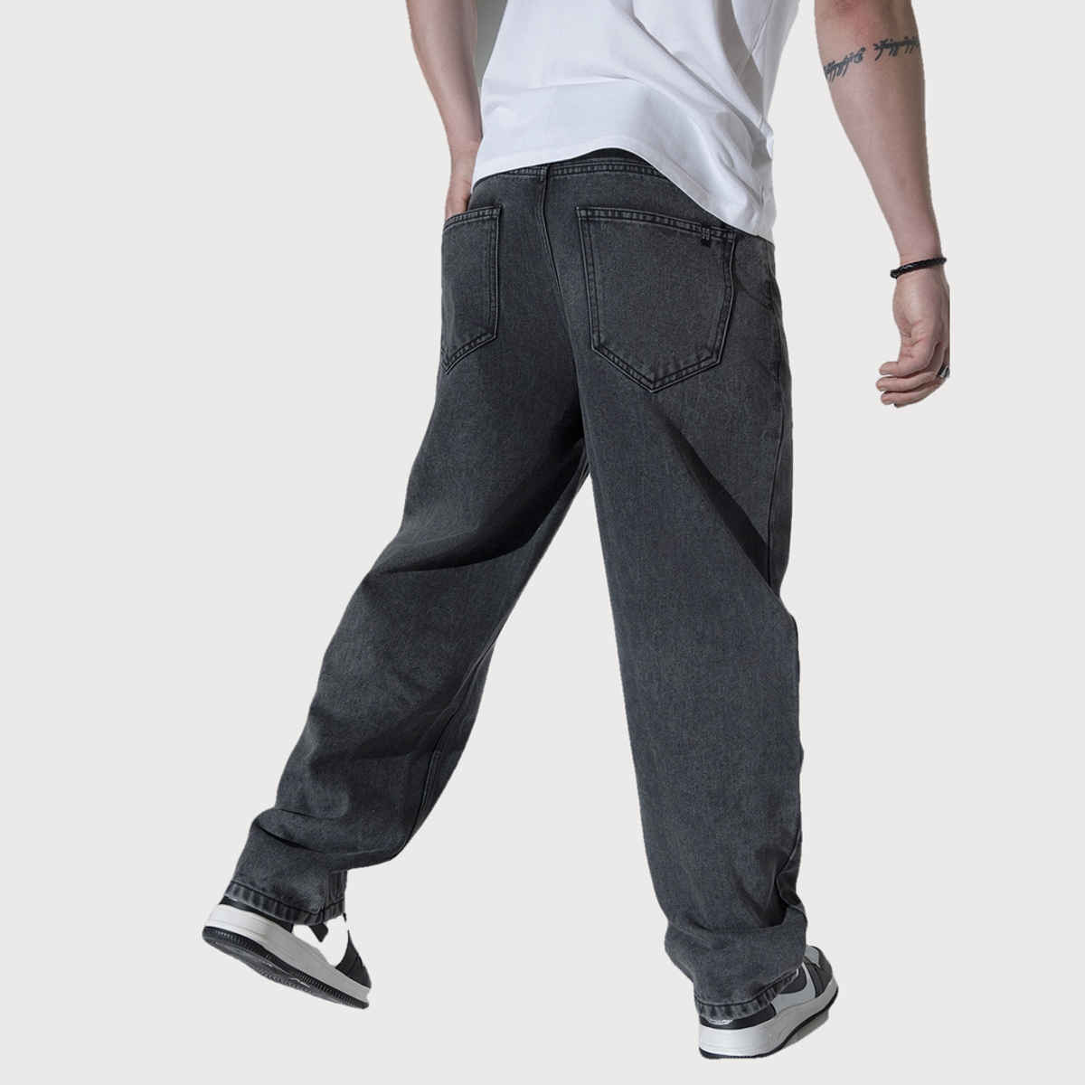 Hubberholme Men's Relaxed Fit Clean Look Light Fade Jeans | Charcoal - 34