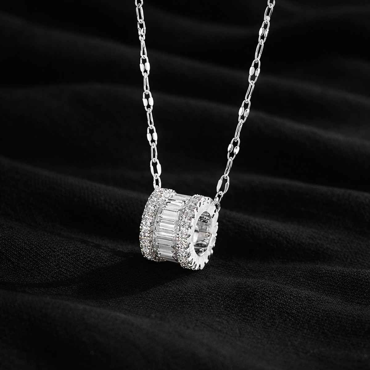 Beautynx Radiant Baguette Barrel Necklace | Silver | BNX-NK-0026