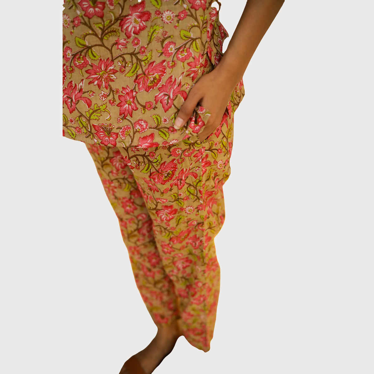 Sanskrutihomes Women Printed Pure Cotton Night Suit | Beige | L