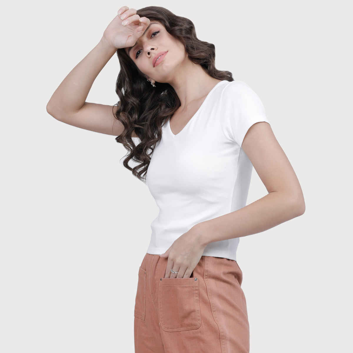 Tokyo Talkies Women's V-Neck T-shirt | White - M