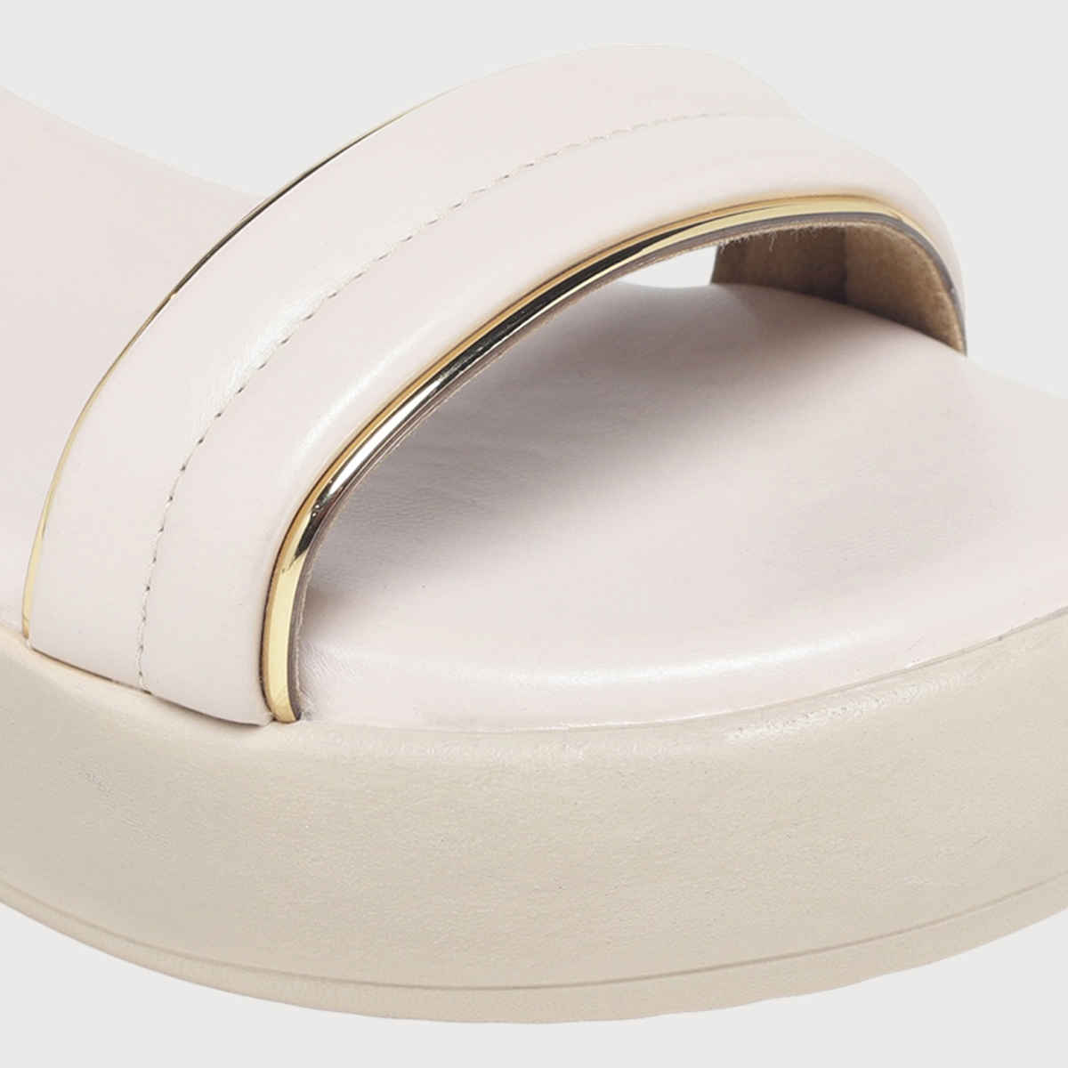 Monrow Women's Verina Cream Flatform Heels | UK6