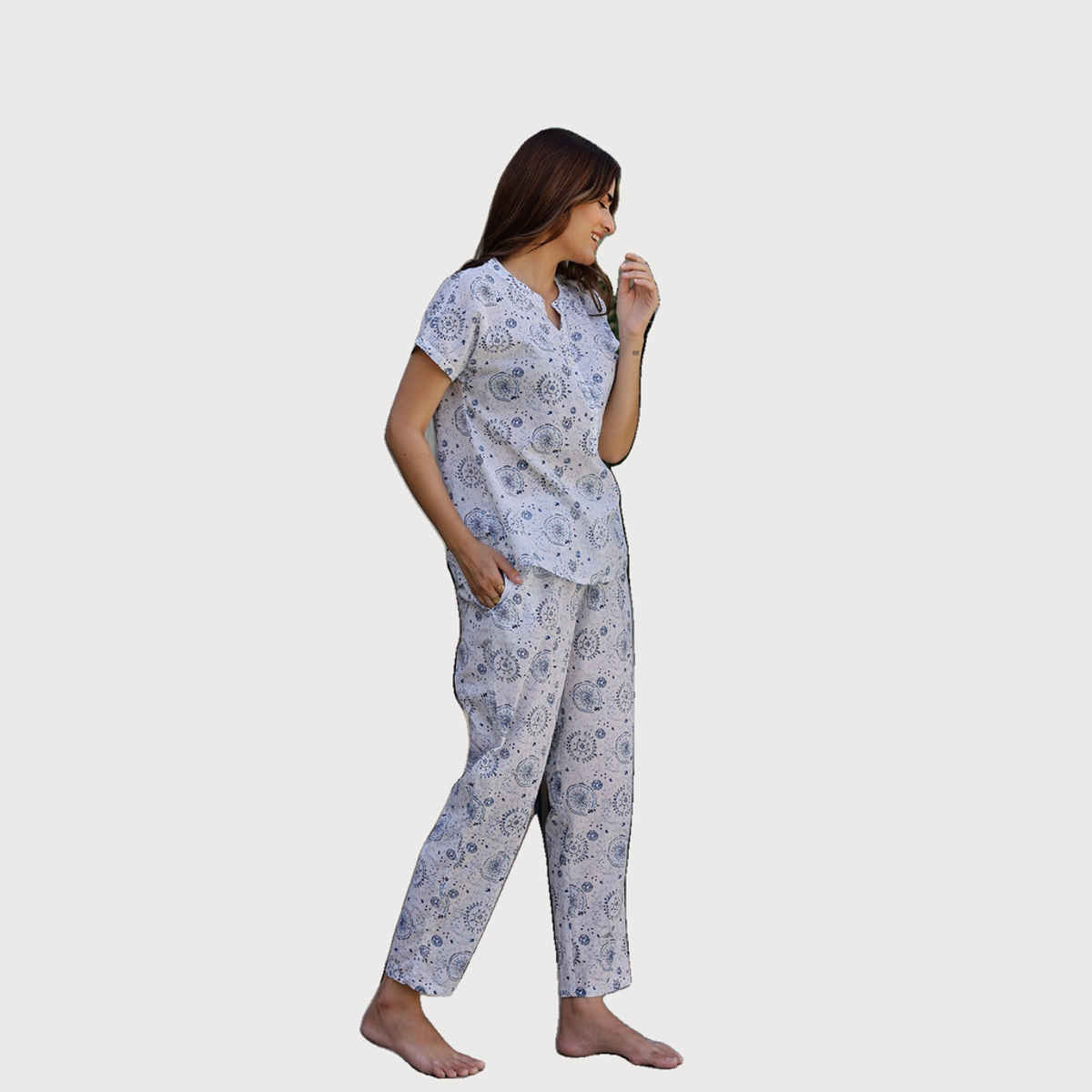 Sanskrutihomes Women Ethnic Motifs Printed Pure Cotton White Night Suit SE-NSP-519 | L