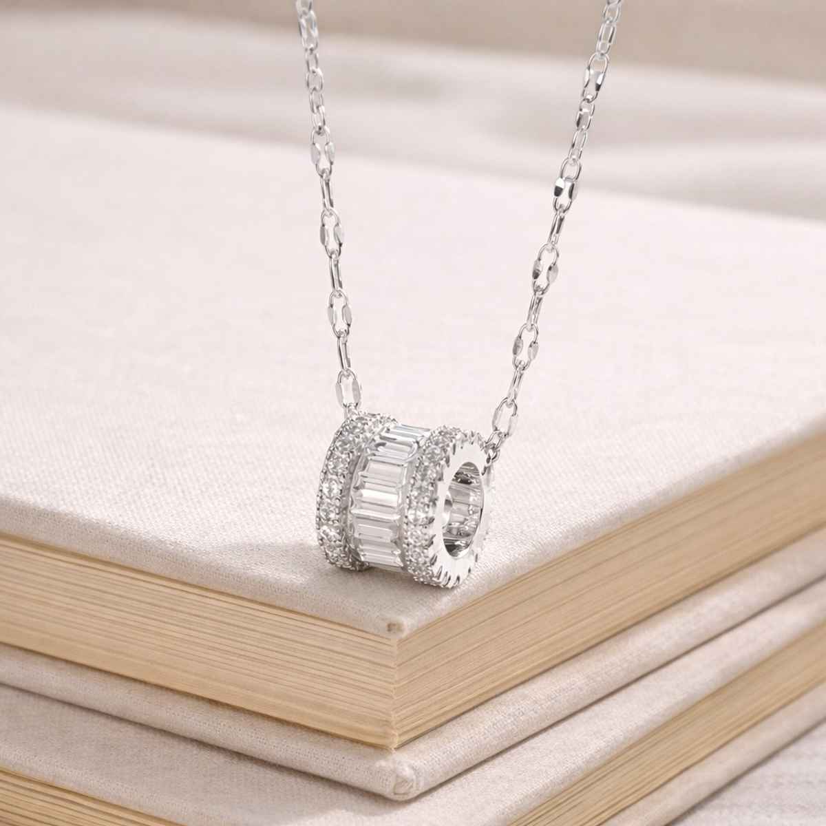 Beautynx Radiant Baguette Barrel Necklace | Silver | BNX-NK-0026