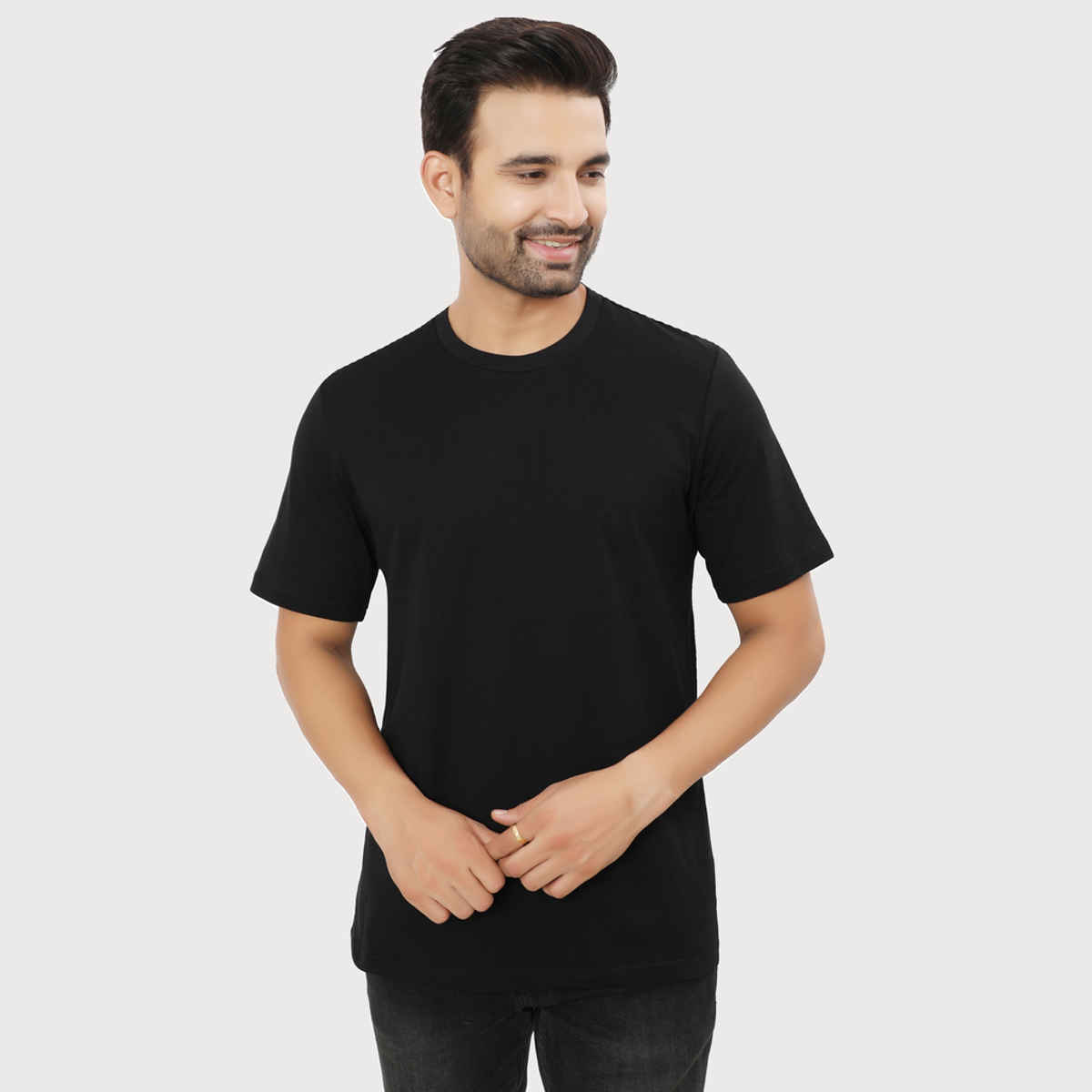 Adidas Men's Solid Black T-Shirt | L | IY3821