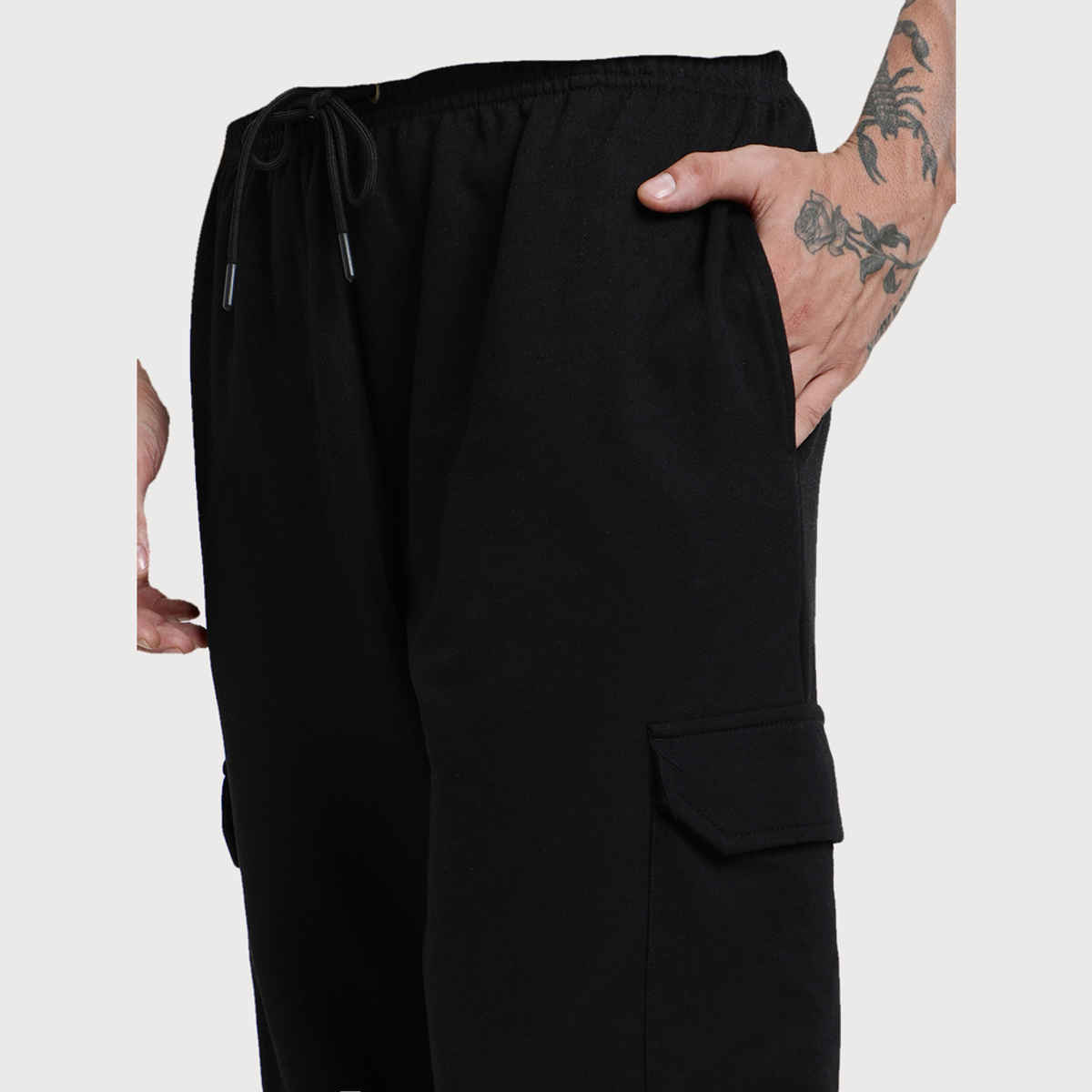 VEIRDO Men's Solid Regular Cargo with Side Pocket | VDMBW0300002 | Black - S