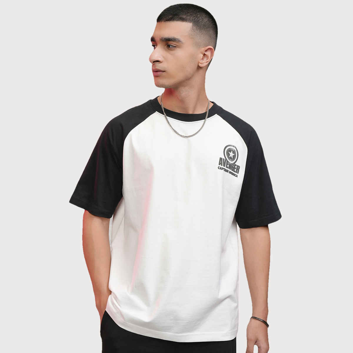 Highlander Men's Marvel Captain America Raglan Sleeve Oversized T-shirt | White - L