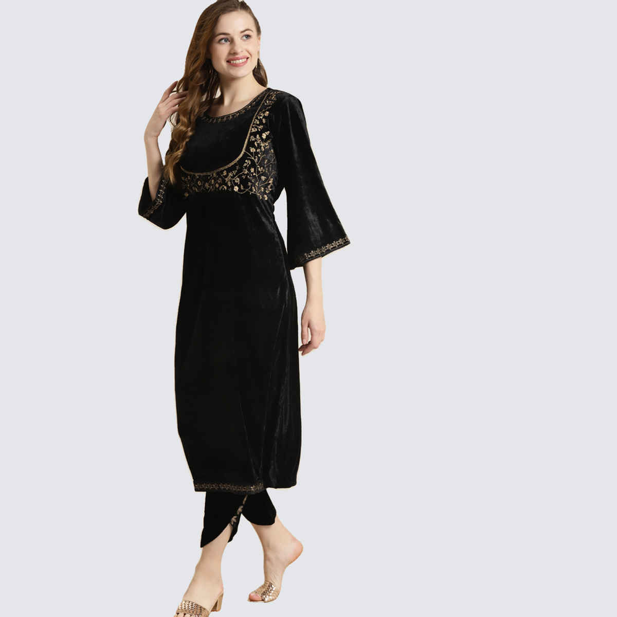 Shae by SASSAFRAS Women's Velvet Bodice Zari Embroidered Kurta | Black - M