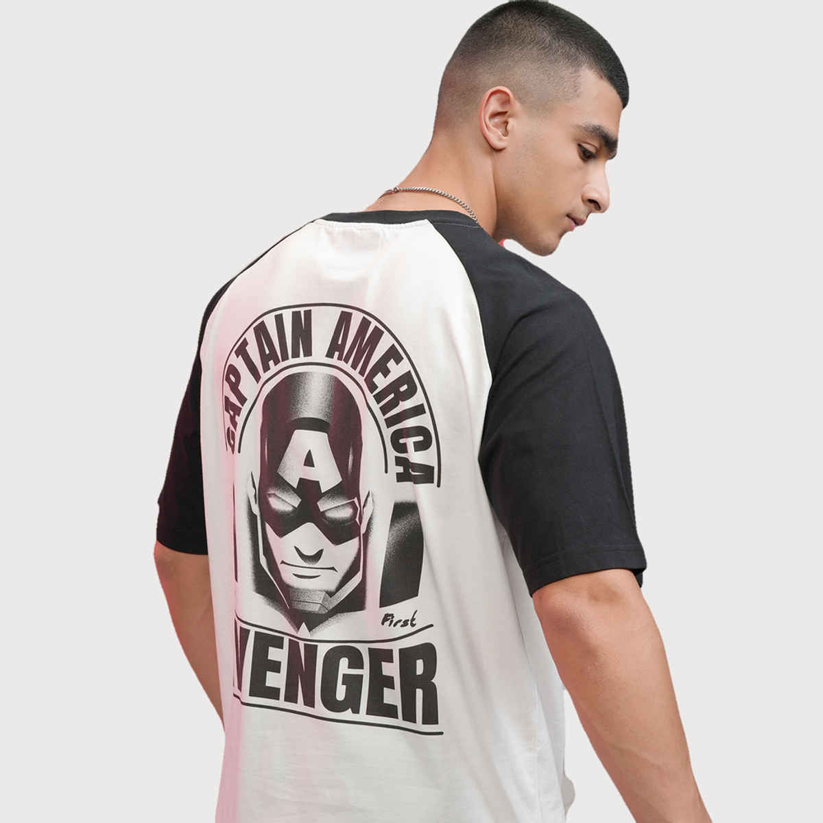 Highlander Men's Marvel Captain America Raglan Sleeve Oversized T-shirt | White - L