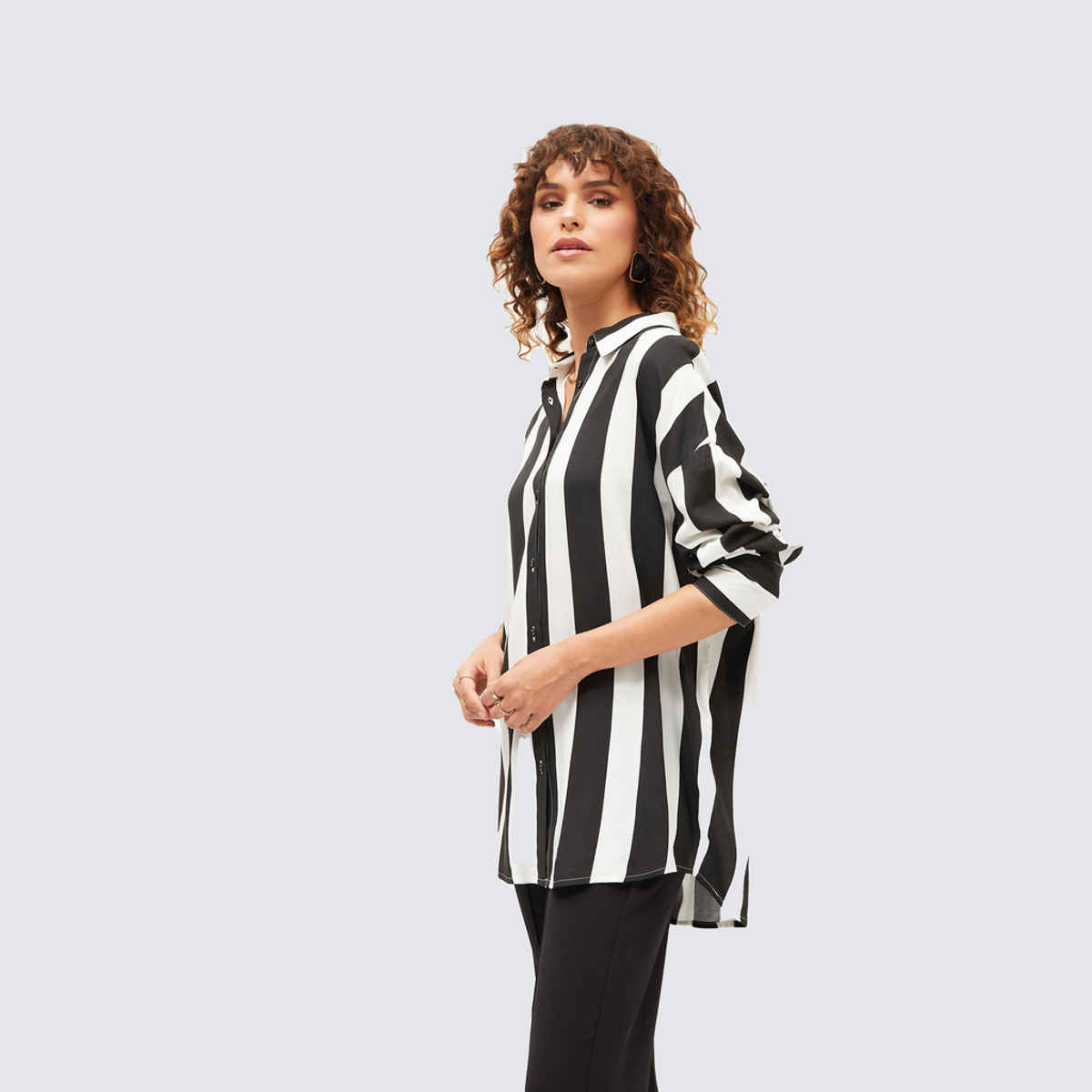 SASSAFRAS Women's Striped Oversize Shirt | Black - M