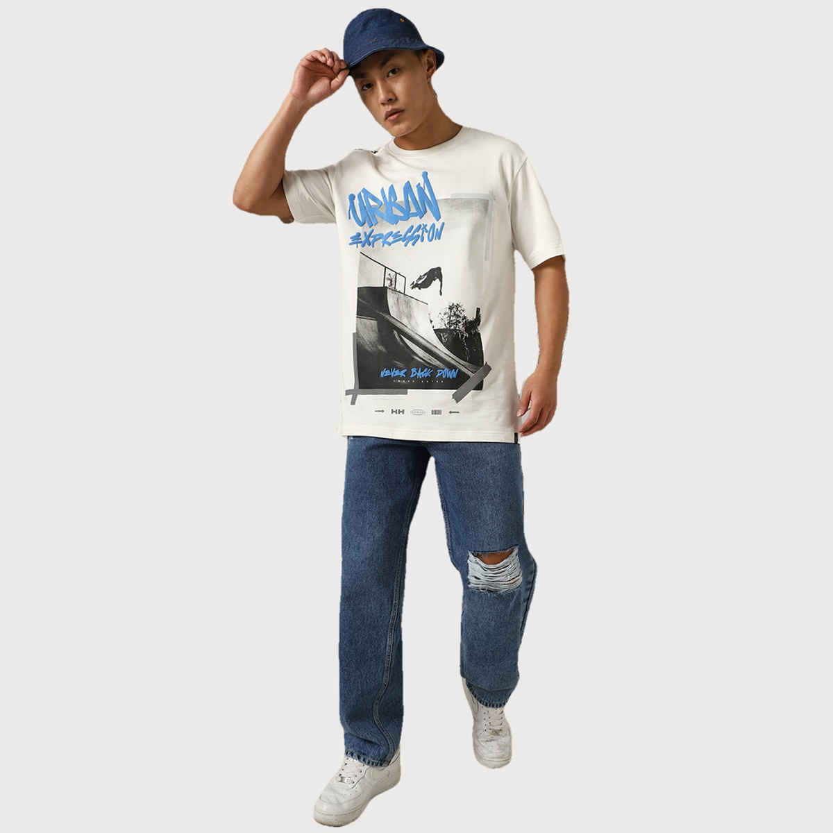 Hubberholme Men's Street Graphic Printed Oversized Fit T-shirt | White - S