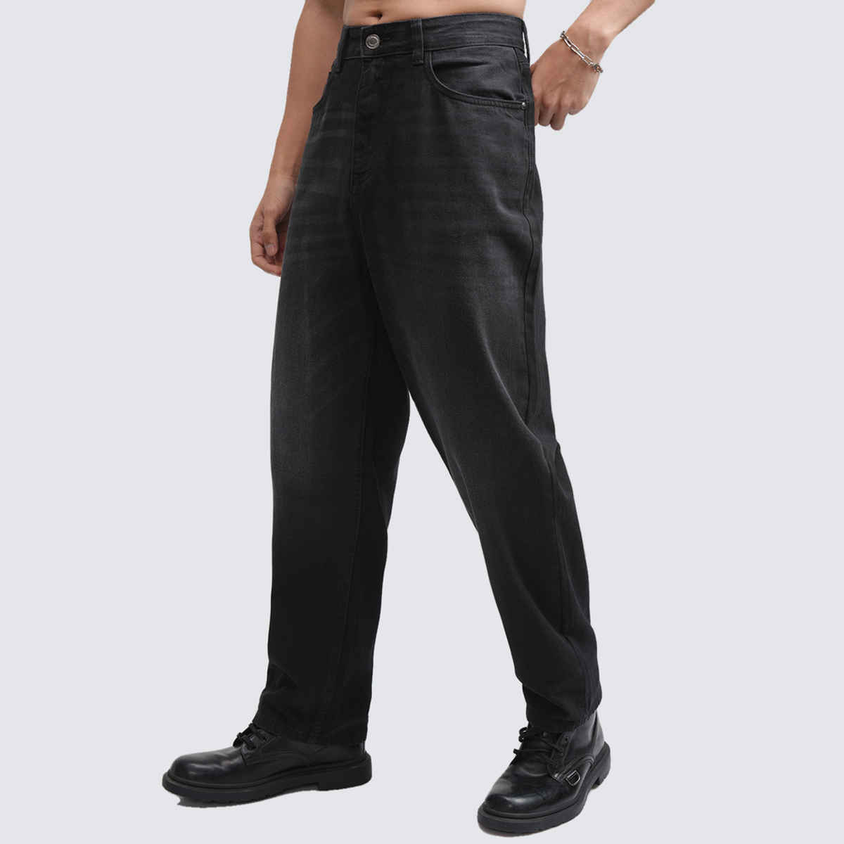 HIGHLANDER Men's Loose Baggy Fit Mid-Rise Light Fade Cotton Jeans | Black - 30