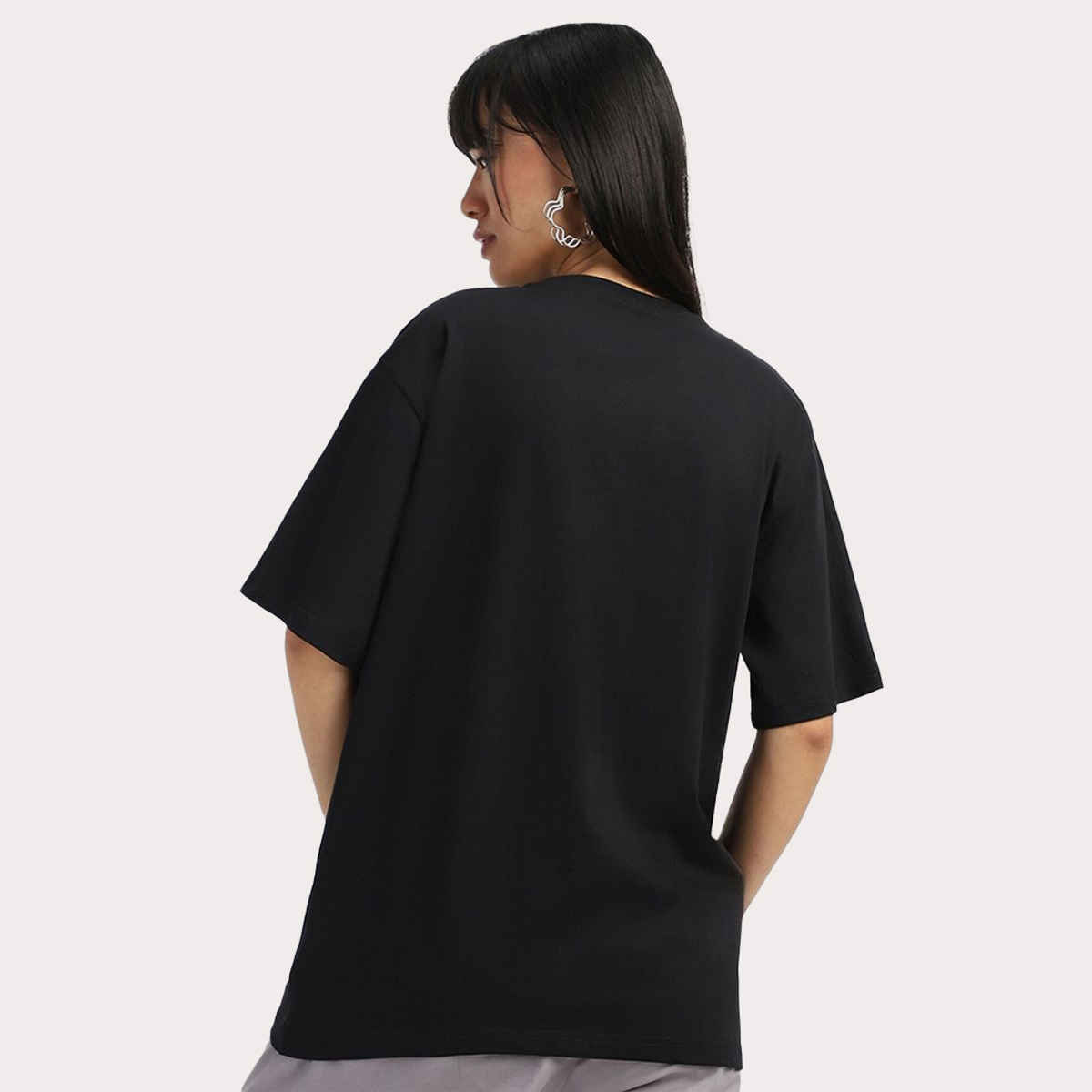 Juneberry Women s Typographic Front Print T-shirt - L | Black