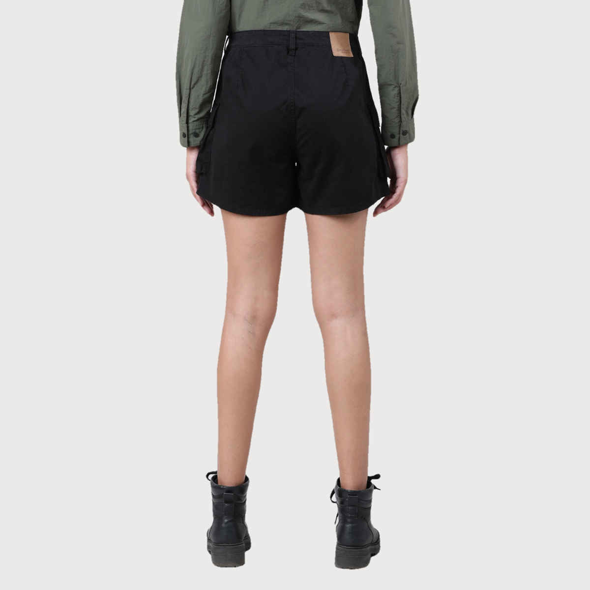 Bene Kleed Women's Regular Cargo Shorts | Black - 30