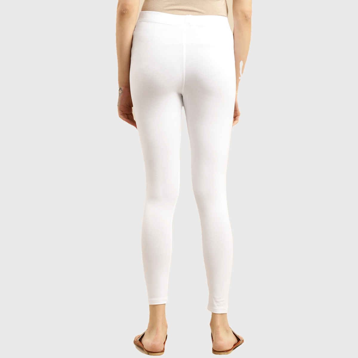 Rangita Women s White Cotton Solid Ankle Length Legging | M