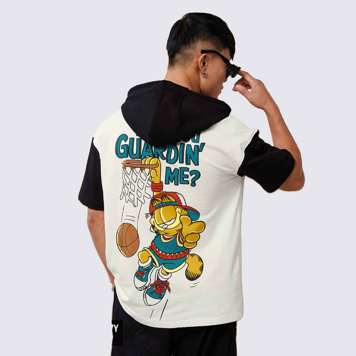 The Souled Store Men's Oversized Garfield- Guarding Me | Hooded T-shirts | MulticolorXL