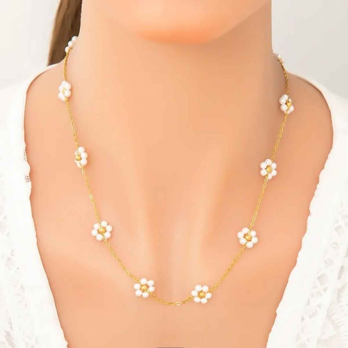 Estailo Fashion Pearl Blossom Necklace | N0001490 | Gold