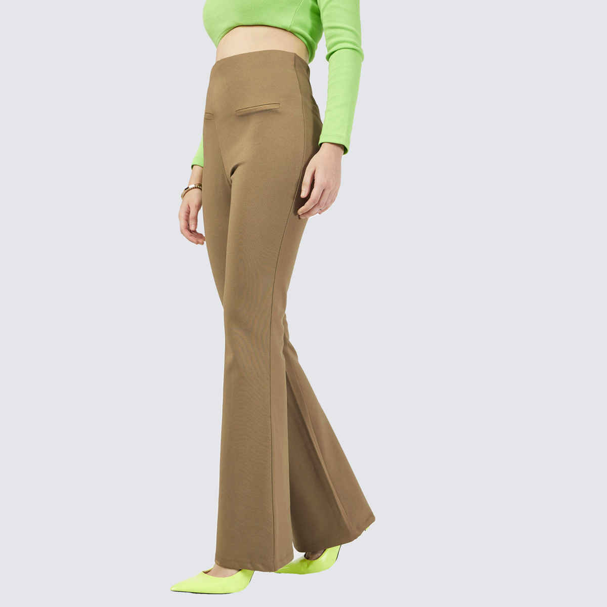 SASSAFRAS Women's Pocket Bell Bottom Pants | Beige - L