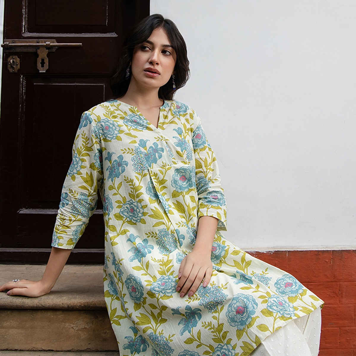 Janasya Women's Off White Pure Cotton Floral Printed Regular Tunic | M