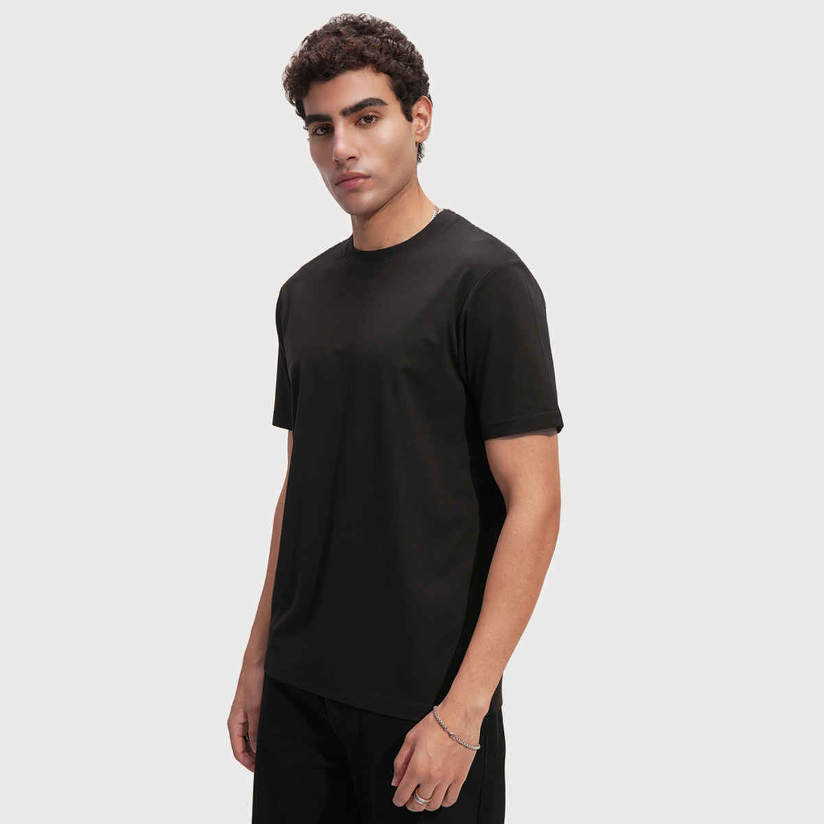 HIGHLANDER Men's Solid Drop-Shoulder Sleeves T-shirt | Black - L