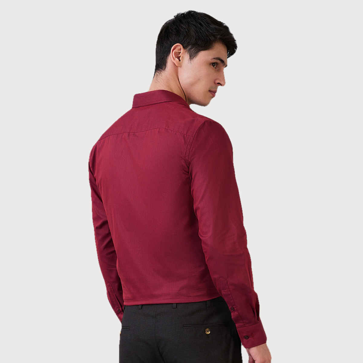 Park Avenue Men's Slim Fit Cotton Blend Semi Cutaway Collar Full Sleeve Formal Shirt | Wine - S
