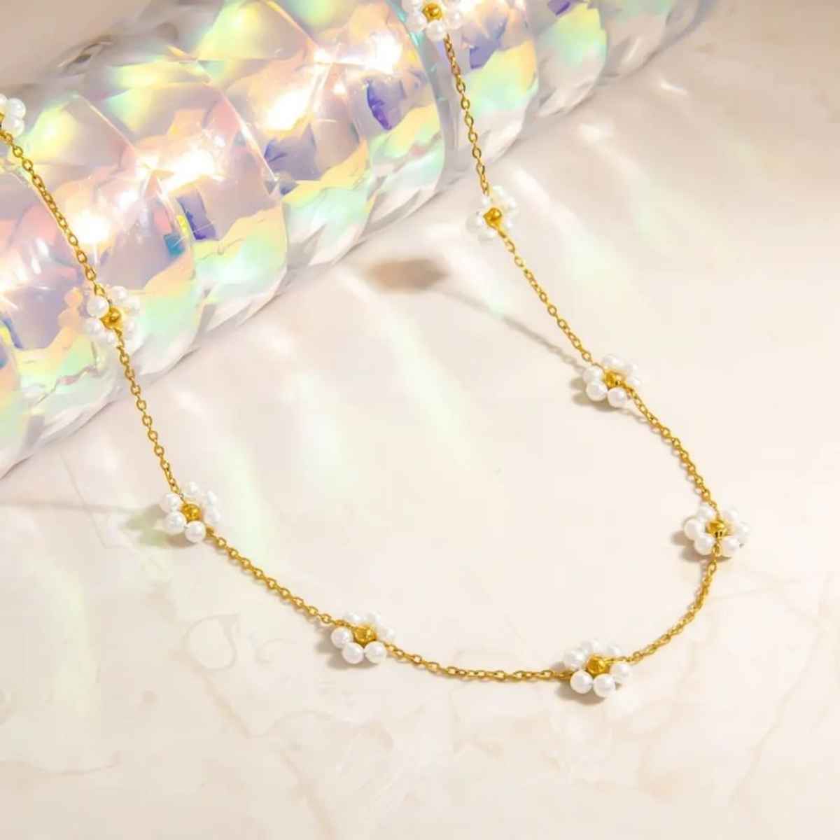 Estailo Fashion Pearl Blossom Necklace | N0001490 | Gold