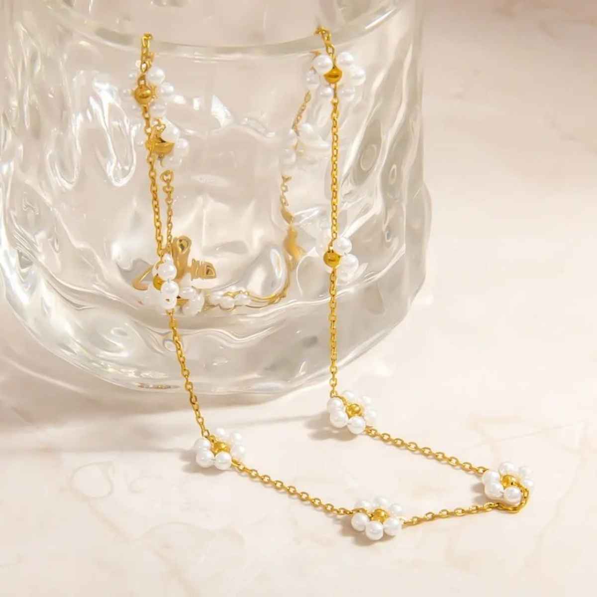 Estailo Fashion Pearl Blossom Necklace | N0001490 | Gold